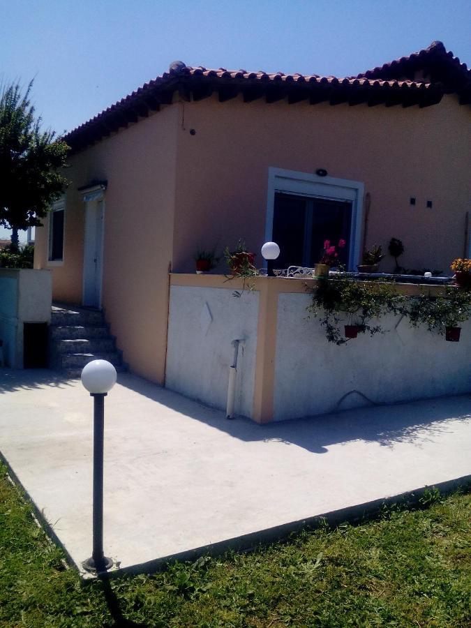 Studios Στουσ Πυργουσ Θερμησ Mytilíni Exterior foto