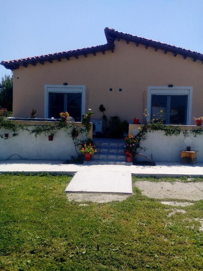 Studios Στουσ Πυργουσ Θερμησ Mytilíni Exterior foto